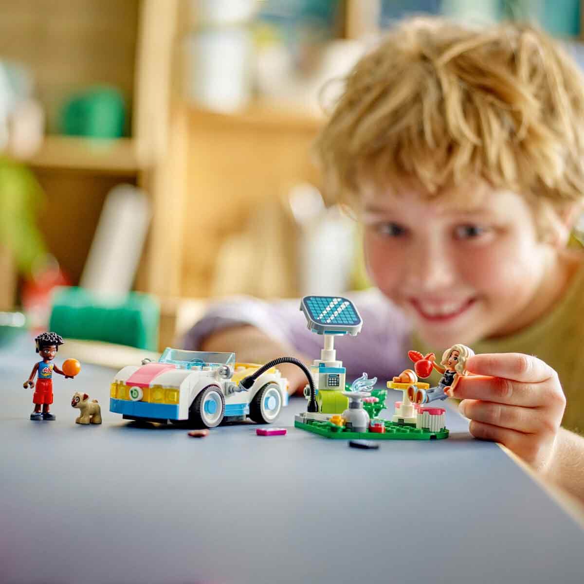 undefined - 4f8ec_LEGO___Friends_Elektrikli_Araba_ve_Sarj_Istasyonu_.jpg