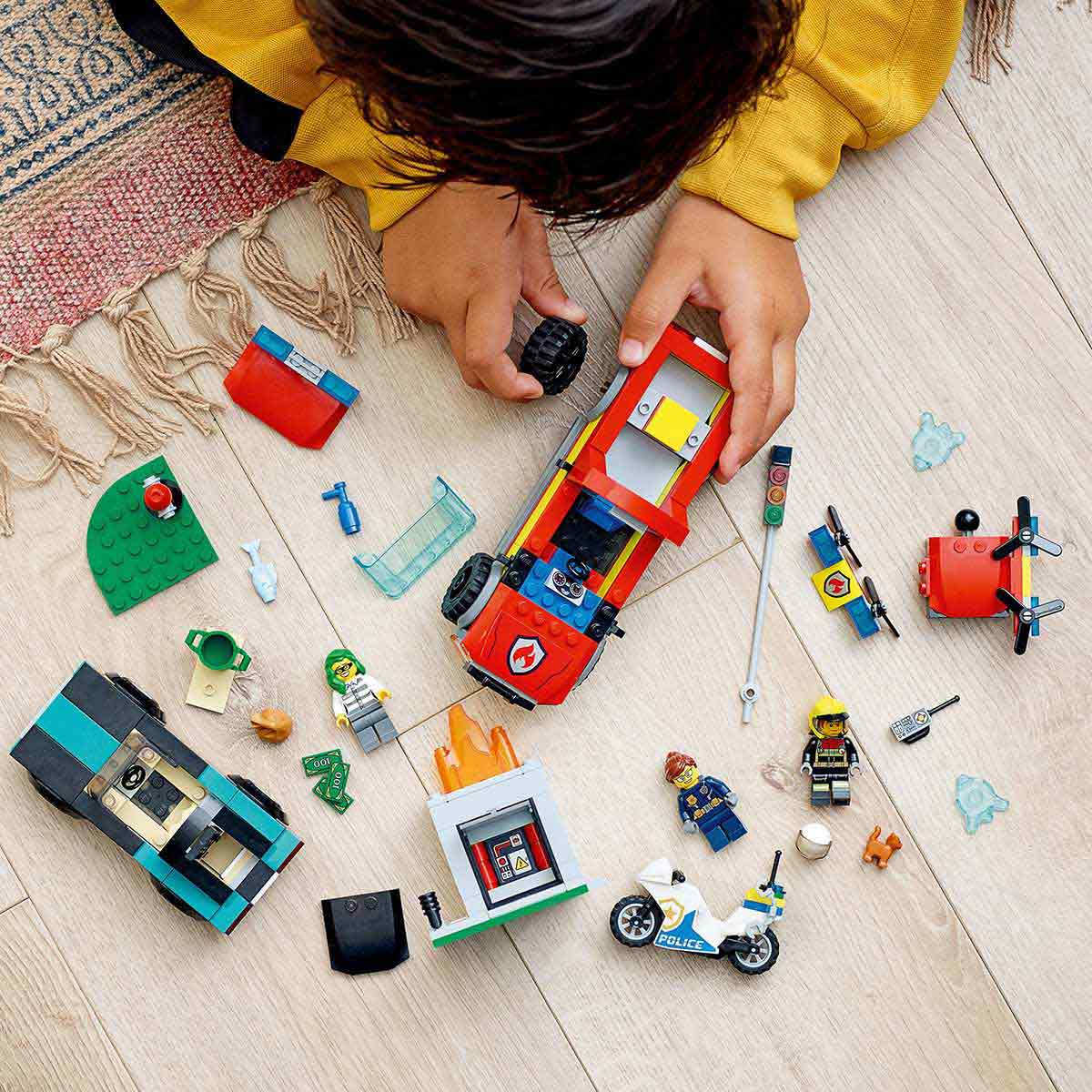 undefined - 500f5_LEGO_City_Itfaiye_Kurtarma_Operasyonu_ve_Polis_Tak.jpg