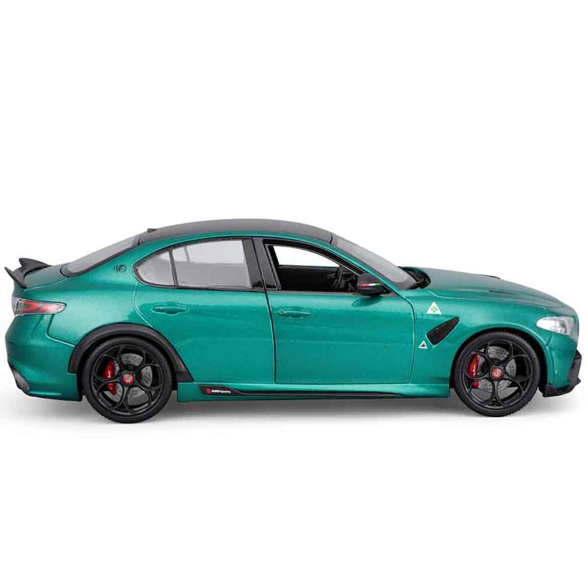 undefined - 51e39_1_18_Alfa_Romeo_Giulia_GTA_Model_Araba.jpg