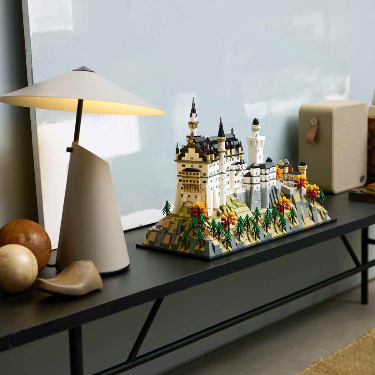 undefined - 53ebf_LEGO_Architecture_Neuschwanstein_Satosu_21063_.jpg