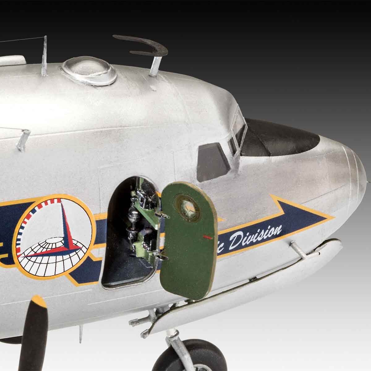 undefined - 54387_Revell_172_75th_Anniversary_Berlin_Airlift_VG05652.jpg