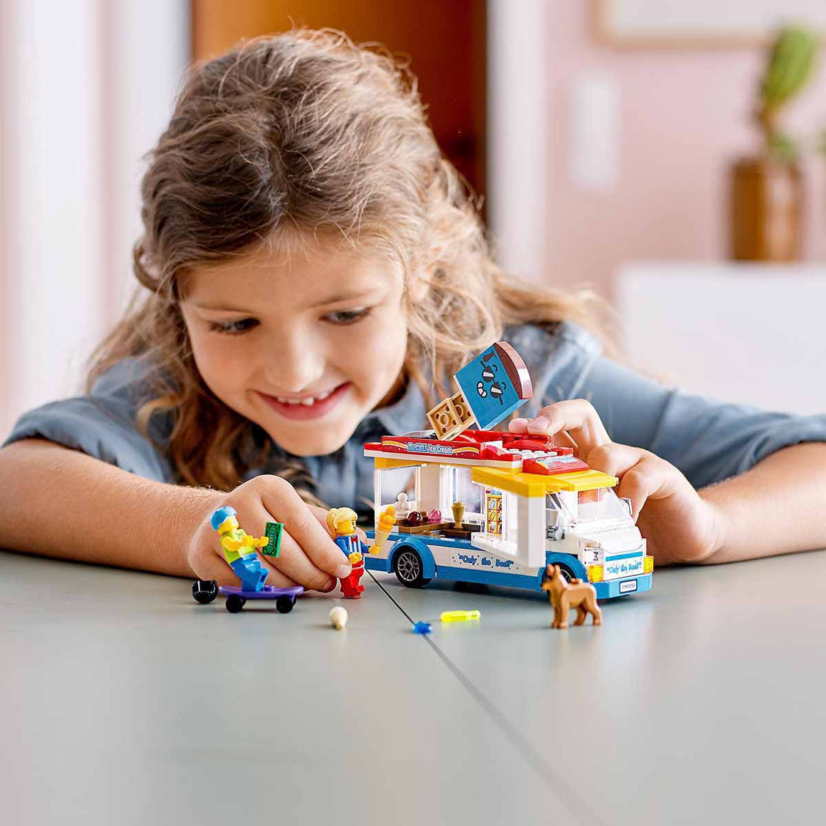 undefined - 54cb0_LEGO_City_Great_Vehicles_Dondurma_Arabasi_60253.jpg