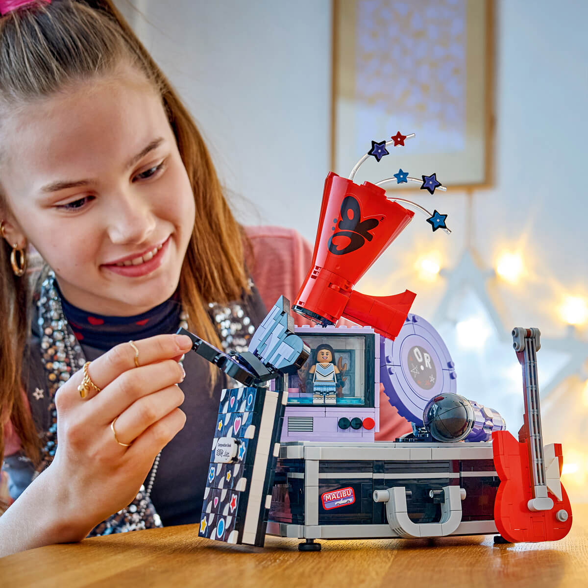 undefined - 552e5_LEGO_Editions_Olivia_Rodrigo___nun_Gizli_Bavulu_43.jpg