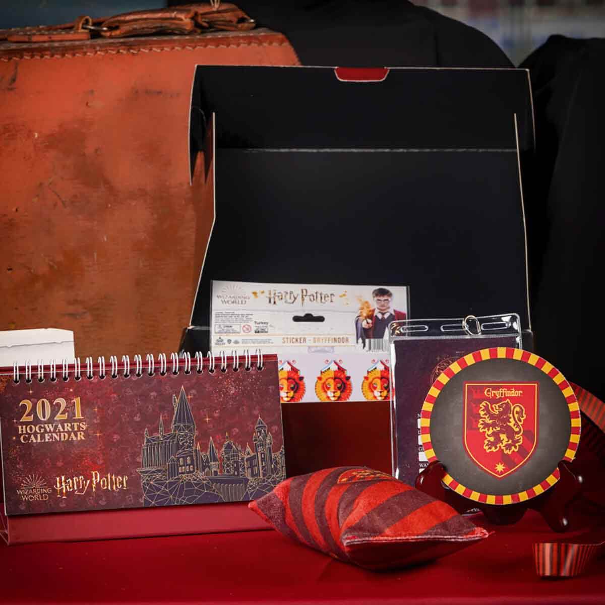 undefined - 56fe6_Harry_Potter_Gryffindor_Hediye_Kutusu.jpg