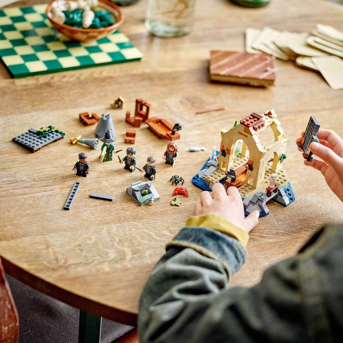 undefined - 585d9_LEGO_Harry_Potter_Hogwarts_Satosu_Kayikhanesi_7642.jpg