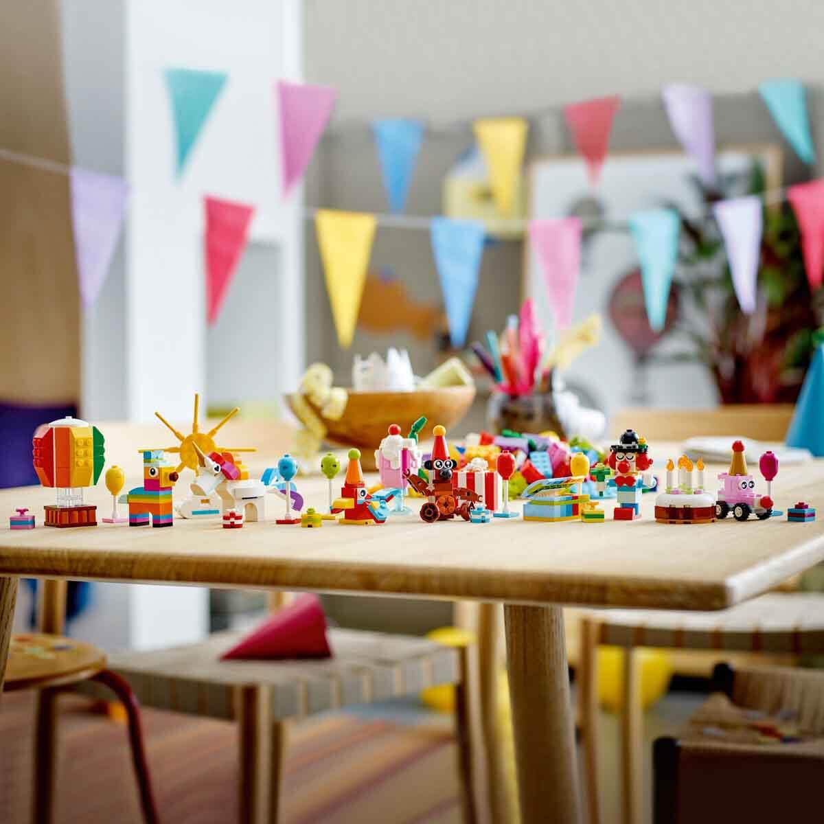 undefined - 58e8d_LEGO_Classic_Yaratici_Parti_Kutusu_11029.jpg