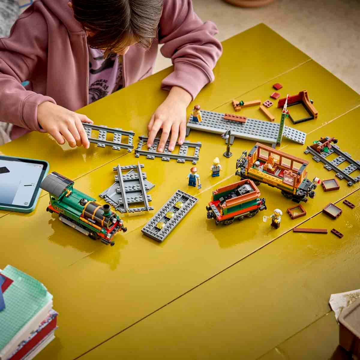 undefined - 5a6e0_LEGO_City_Klasik_Buharli_Tren___Oyuncak_Yapim_Seti.jpg