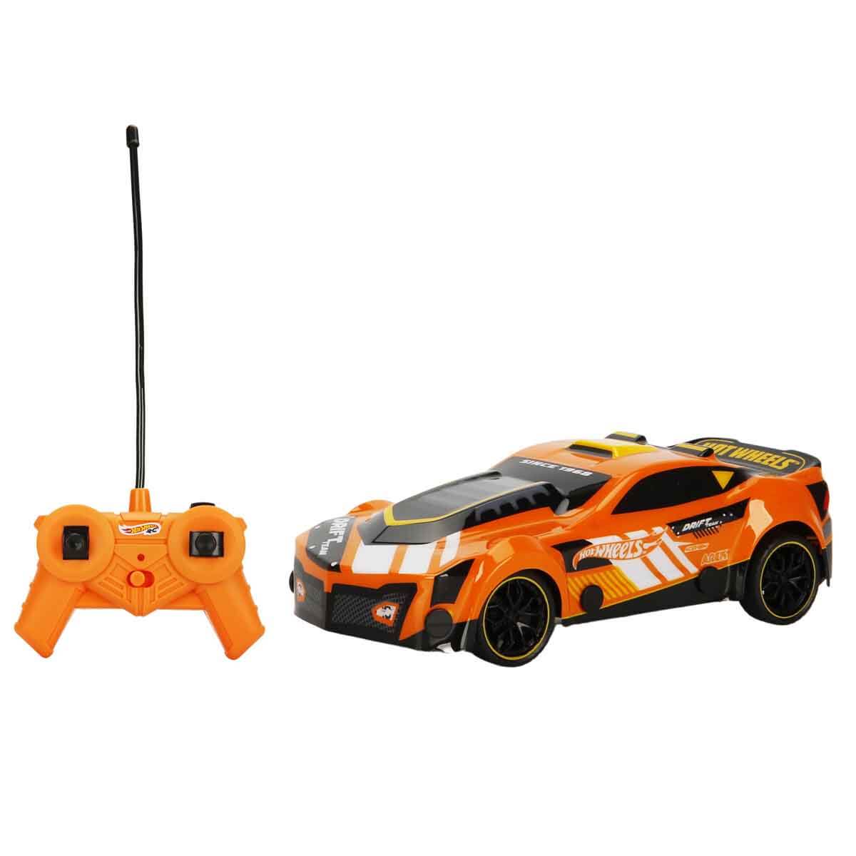 undefined - 5ba34_1:24_Hot_Wheels_Uzaktan_Kumandali_Araba.jpg