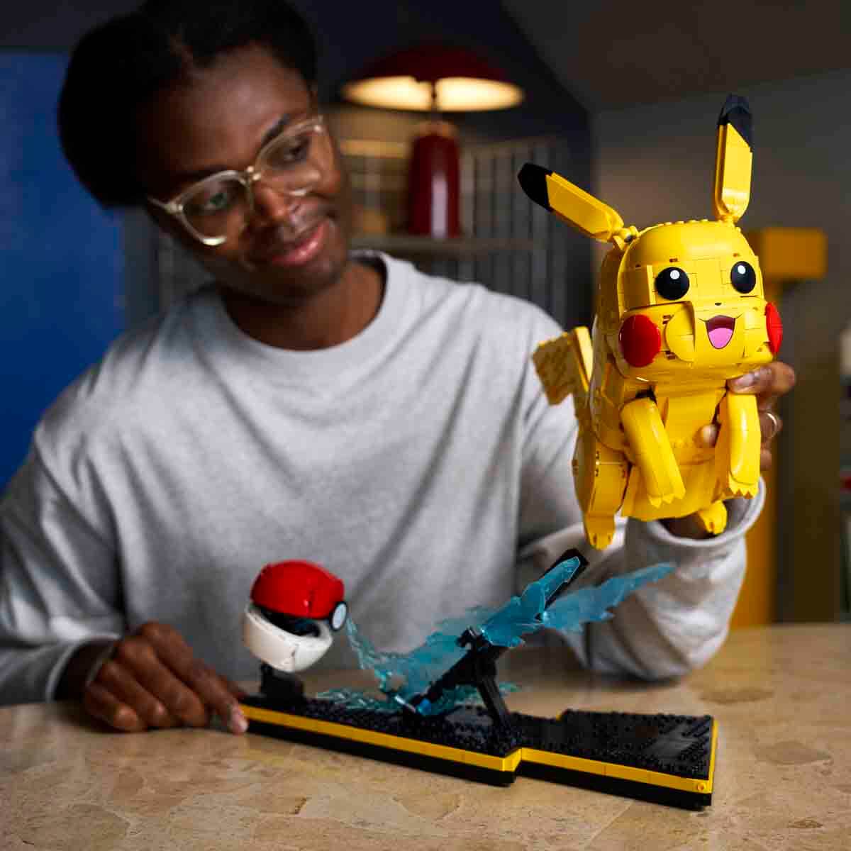 undefined - 5be48_LEGO_Pokemon_Pikachu_ve_Poke_Topu_72152.jpg