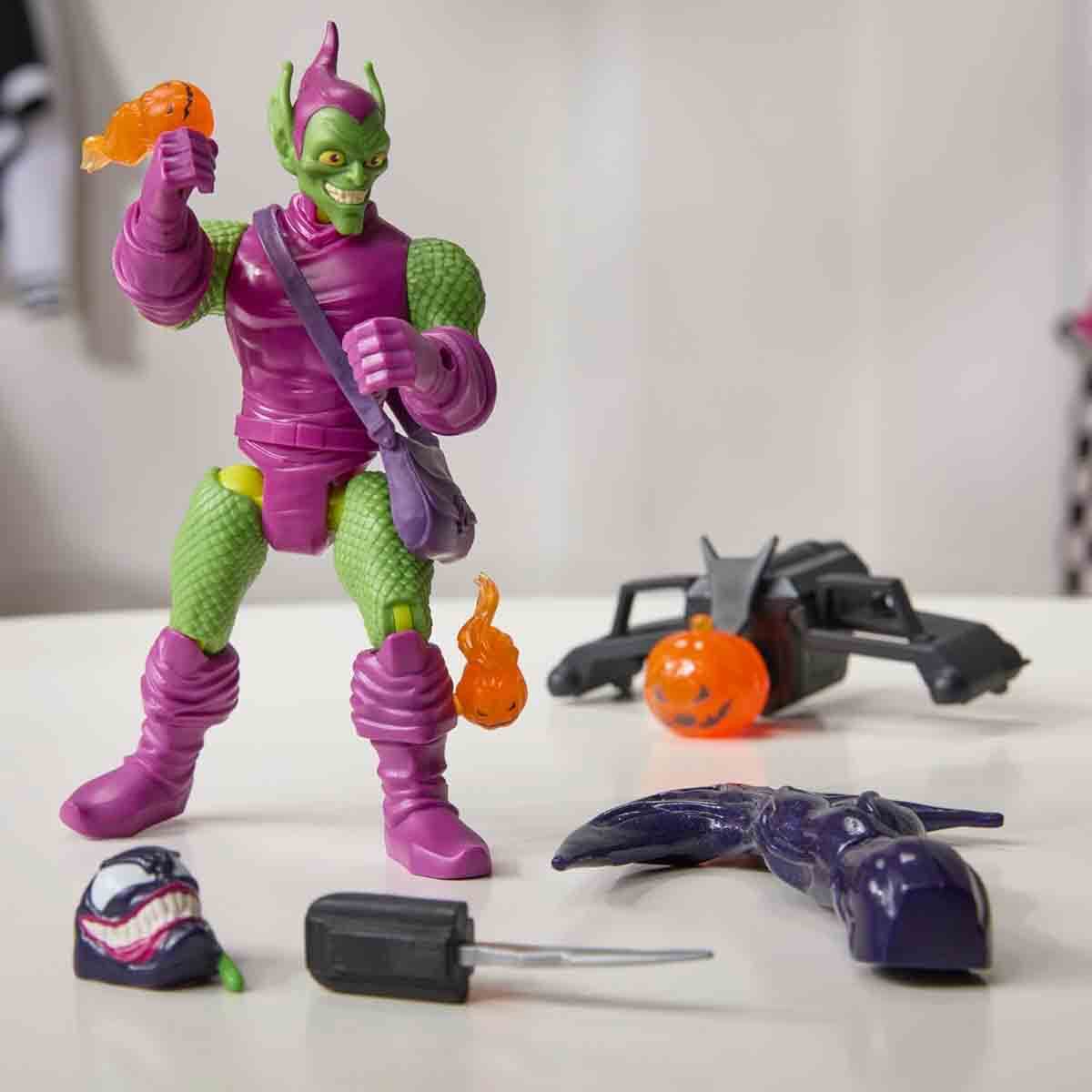 undefined - 5c4a8_Spider_Man_MixMashers_Deluxe_Aksiyon_Figuru.jpg