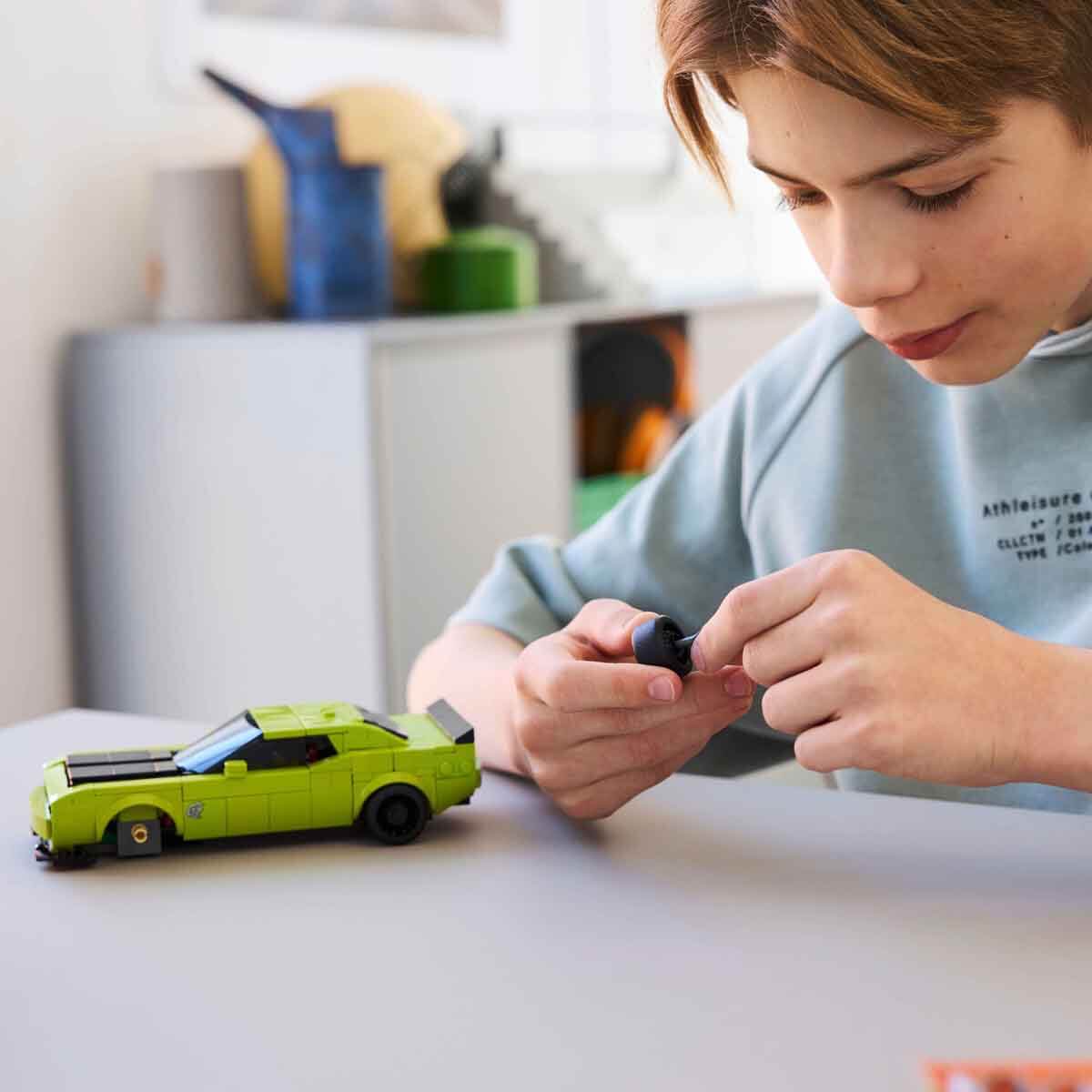 undefined - 5c625_LEGO_Speed_Champions_Dodge_Challenger_SRT_Hellcat_.jpg