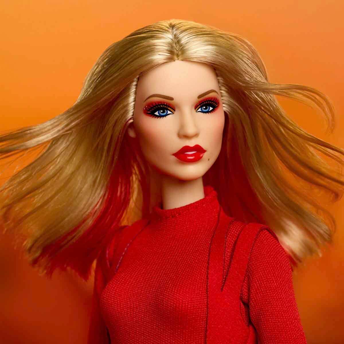 undefined - 5d8d4_Barbie_Signature_Muzik_Serisi_Kylie_Minogue_Bebegi.jpg