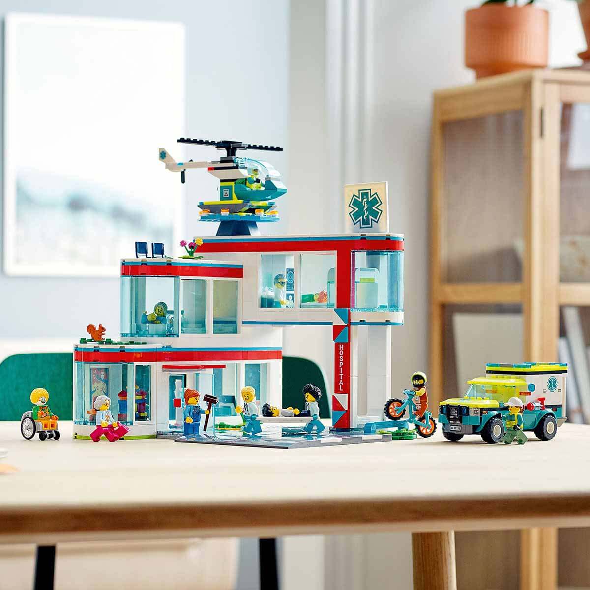 undefined - 5f4e4_LEGO_City_Hastane_60330.jpg