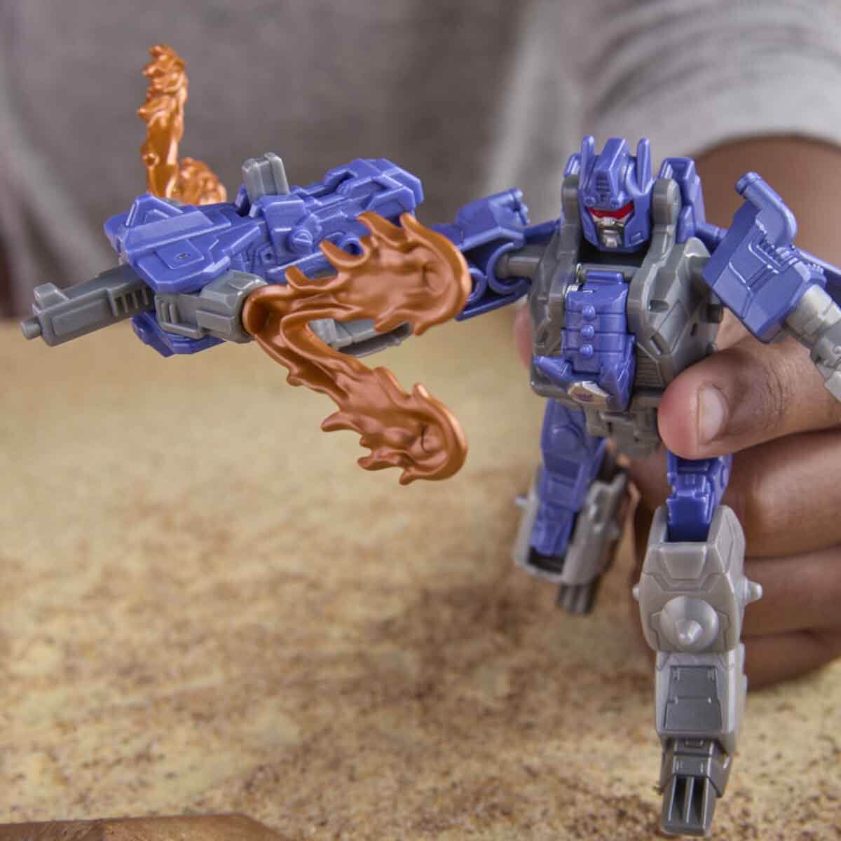 undefined - 5fa59_Transformers_Cyberworld_Donusebilen_Robot.jpg