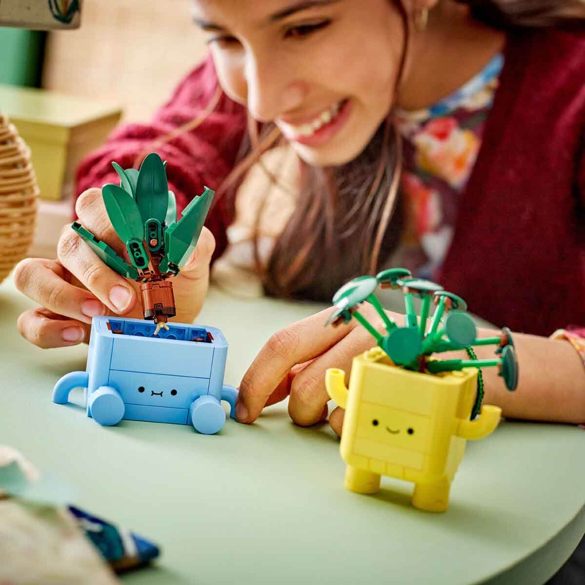 undefined - 60234_LEGO_Botanicals_Mutlu_Bitkiler_10349_.jpg