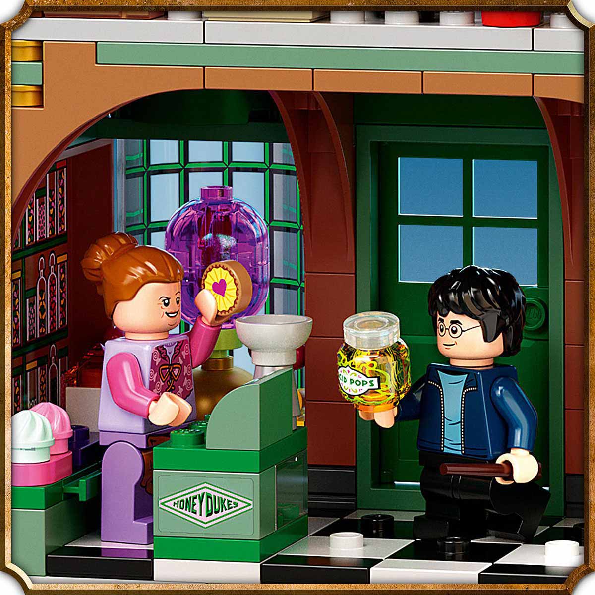 undefined - 61b14_LEGO_Harry_Potter_Hogsmeade_Koyu_Ziyareti_76388.jpg