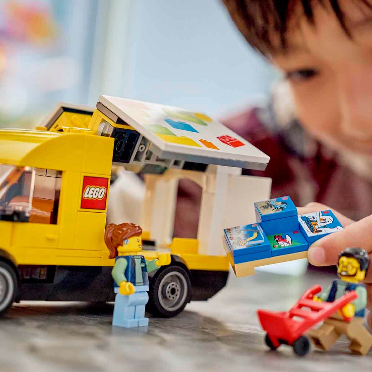 undefined - 62877_LEGO_City_LEGO_Kamyonet_60500_.jpg