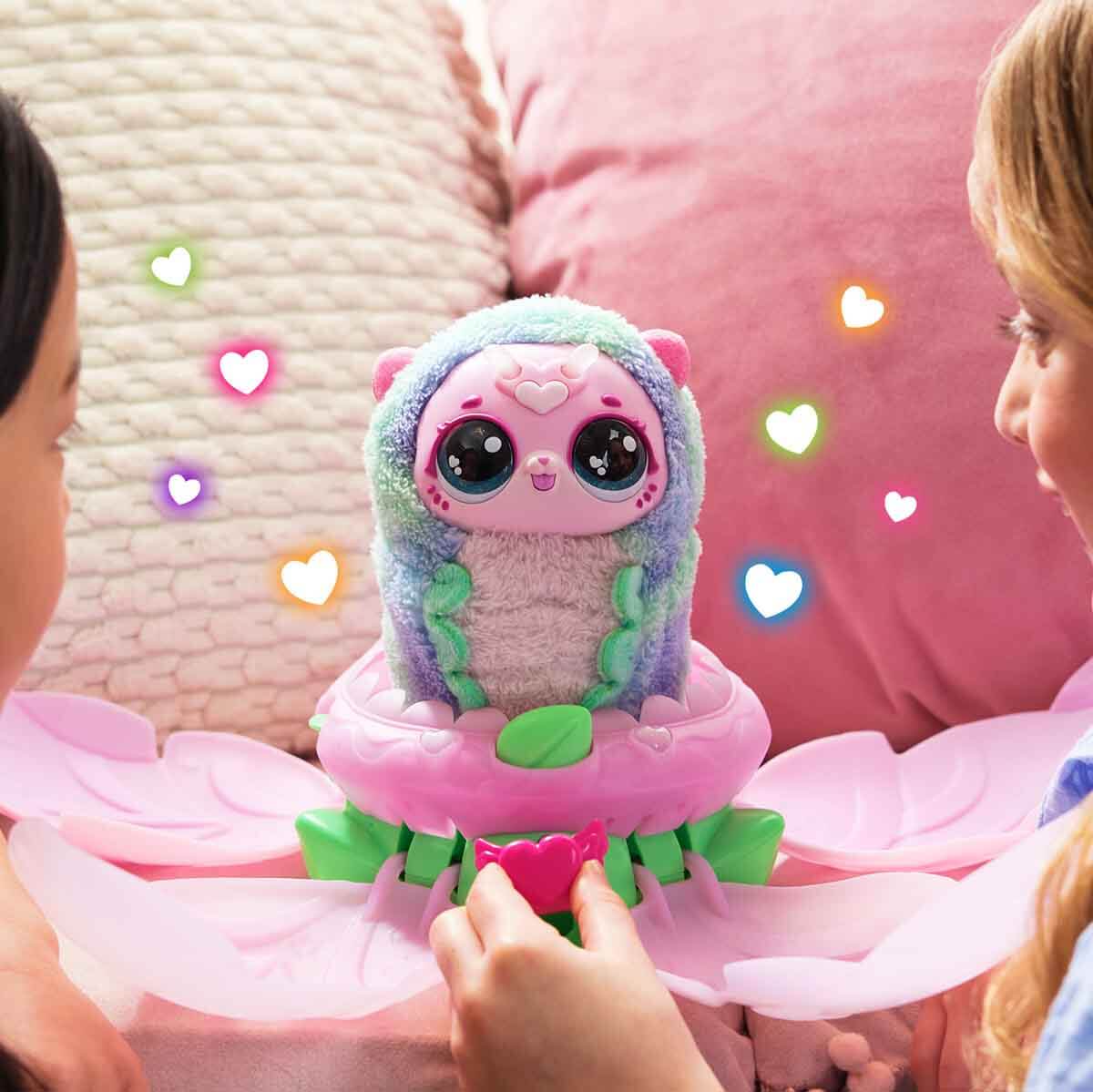 undefined - 62c8a_Sesli_ve_Isikli_Hatchimals_Bloomables_Kittyfly_Int.jpg