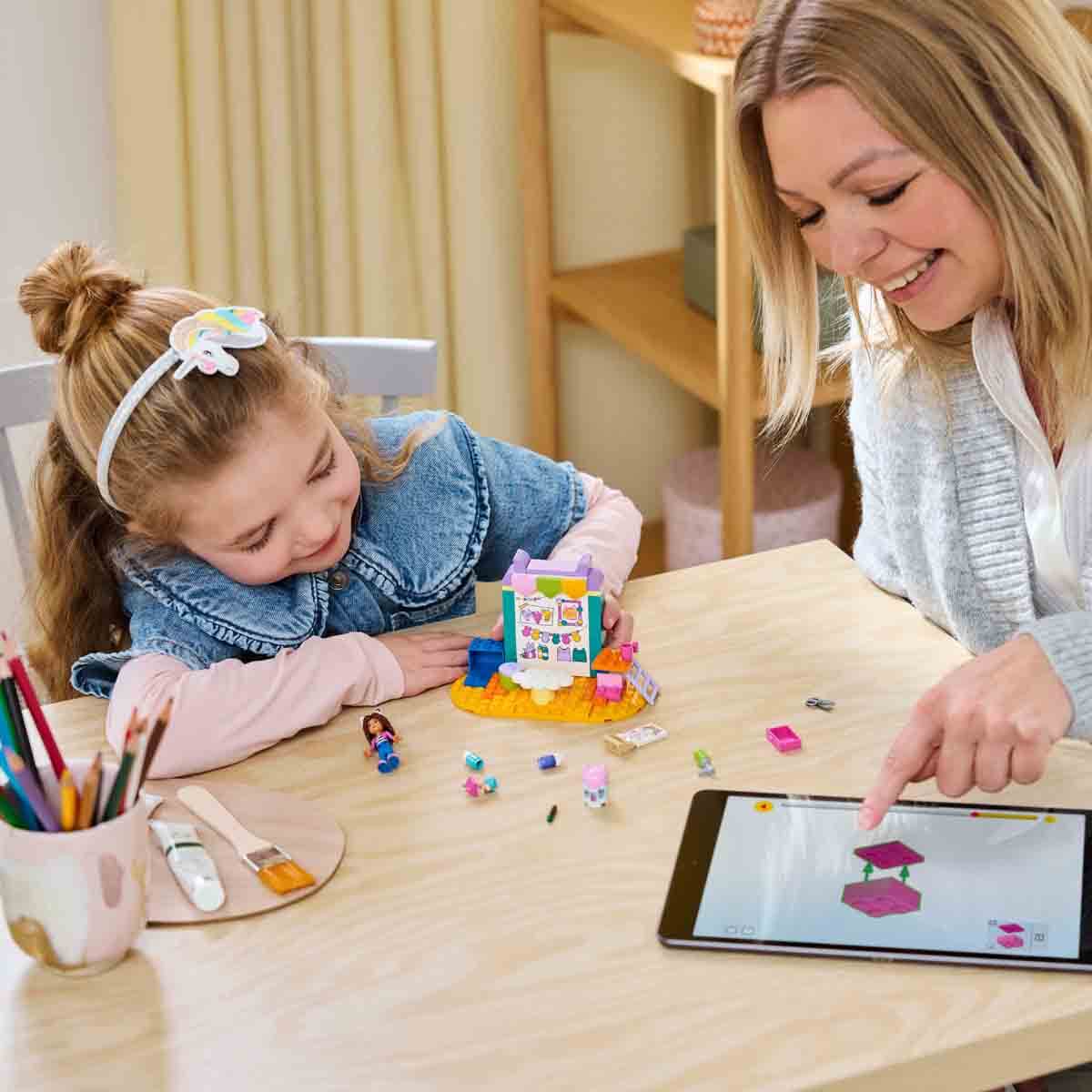 undefined - 64eb7_LEGO_4_Gabbys_Dollhouse_Karton_Yavru_Kedi_ile_El_S.jpg