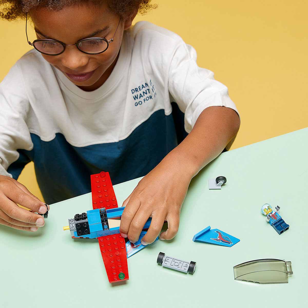 undefined - 6640f_LEGO_City_Gosteri_Ucagi_60323.jpg