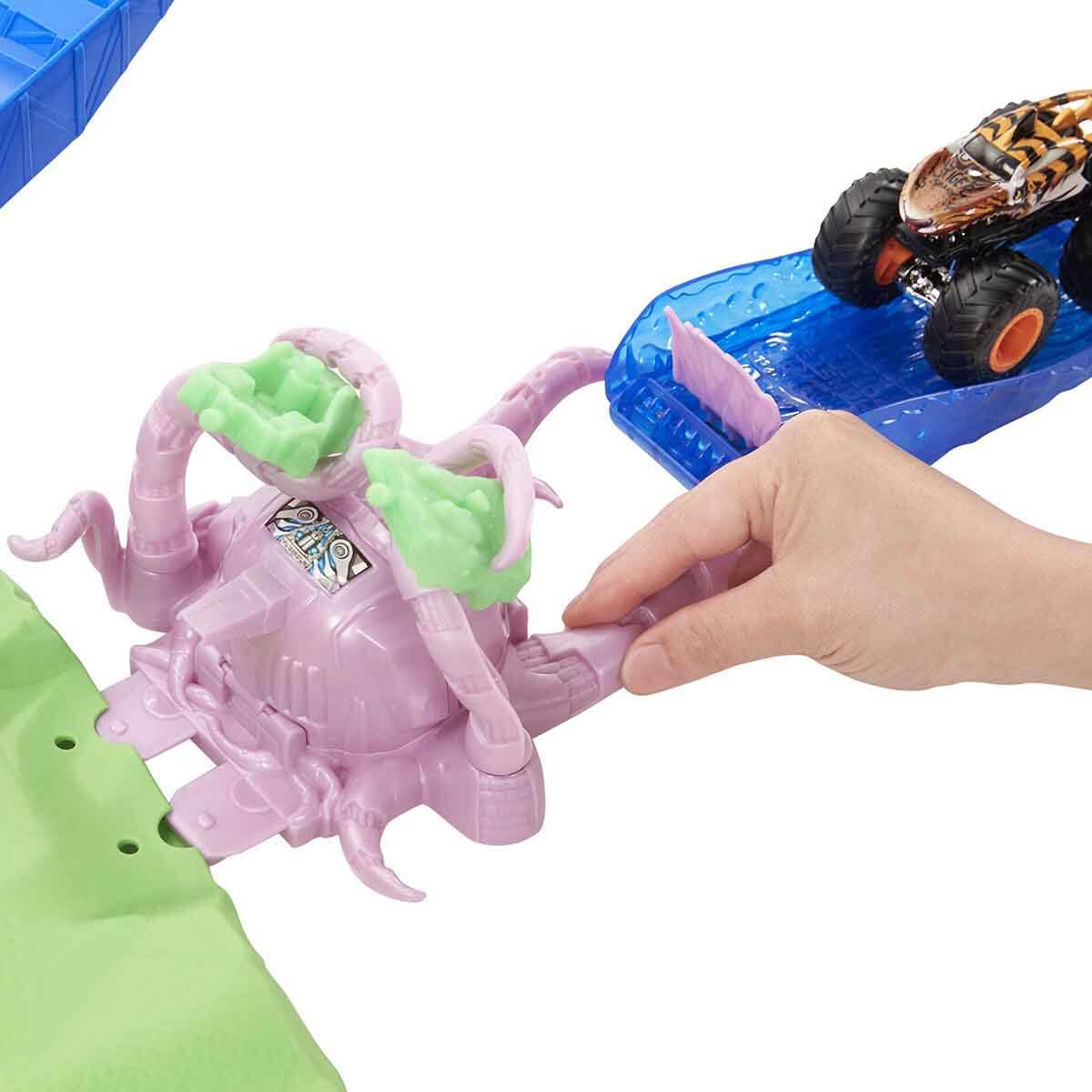 undefined - 6670c_Hot_Wheels_Monster_Trucks_Volkanik_Alanda_Macera_O.jpg