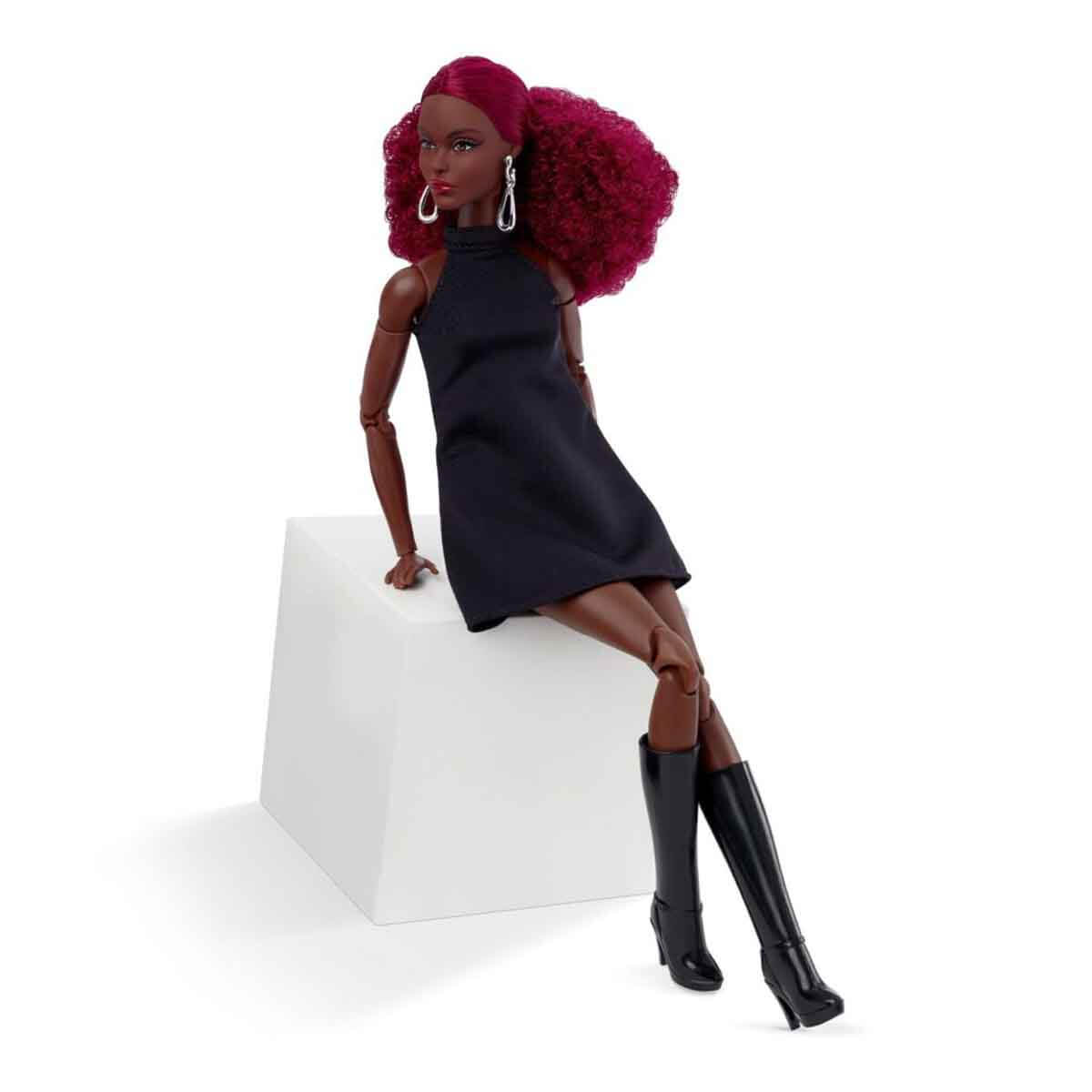 undefined - 669ee_Barbie_Basics_Ikonik_Koleksiyon_Bebegi_Model_03_JB.jpg