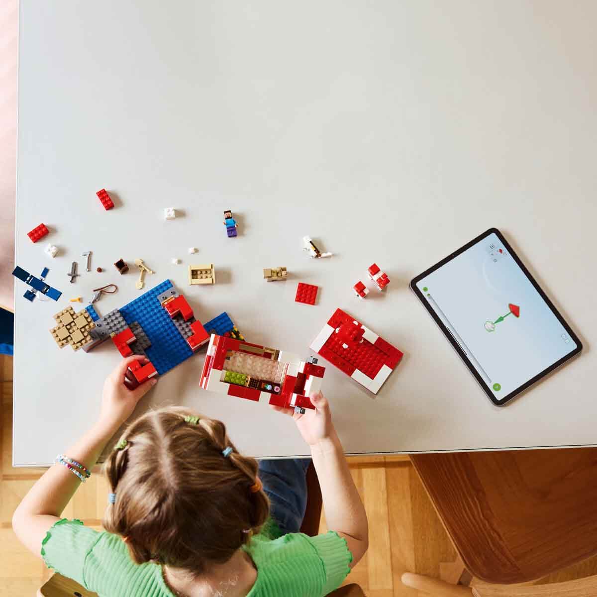undefined - 6773a_LEGO_Minecraft_Mooshroom_Evi_21270_.jpg