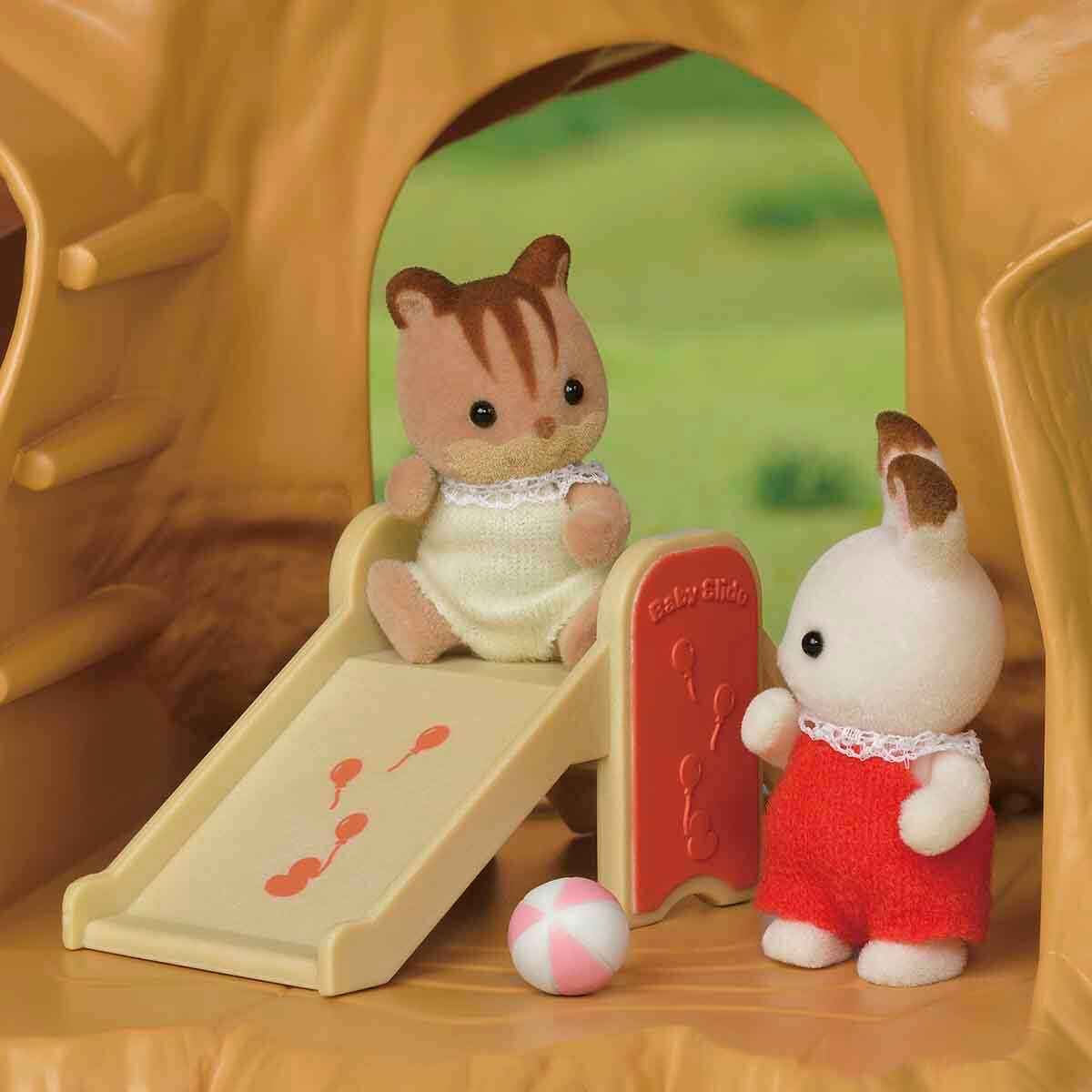 undefined - 67987_Sylvanian_Families_Agac_Ev_Oyun_Seti_.jpg