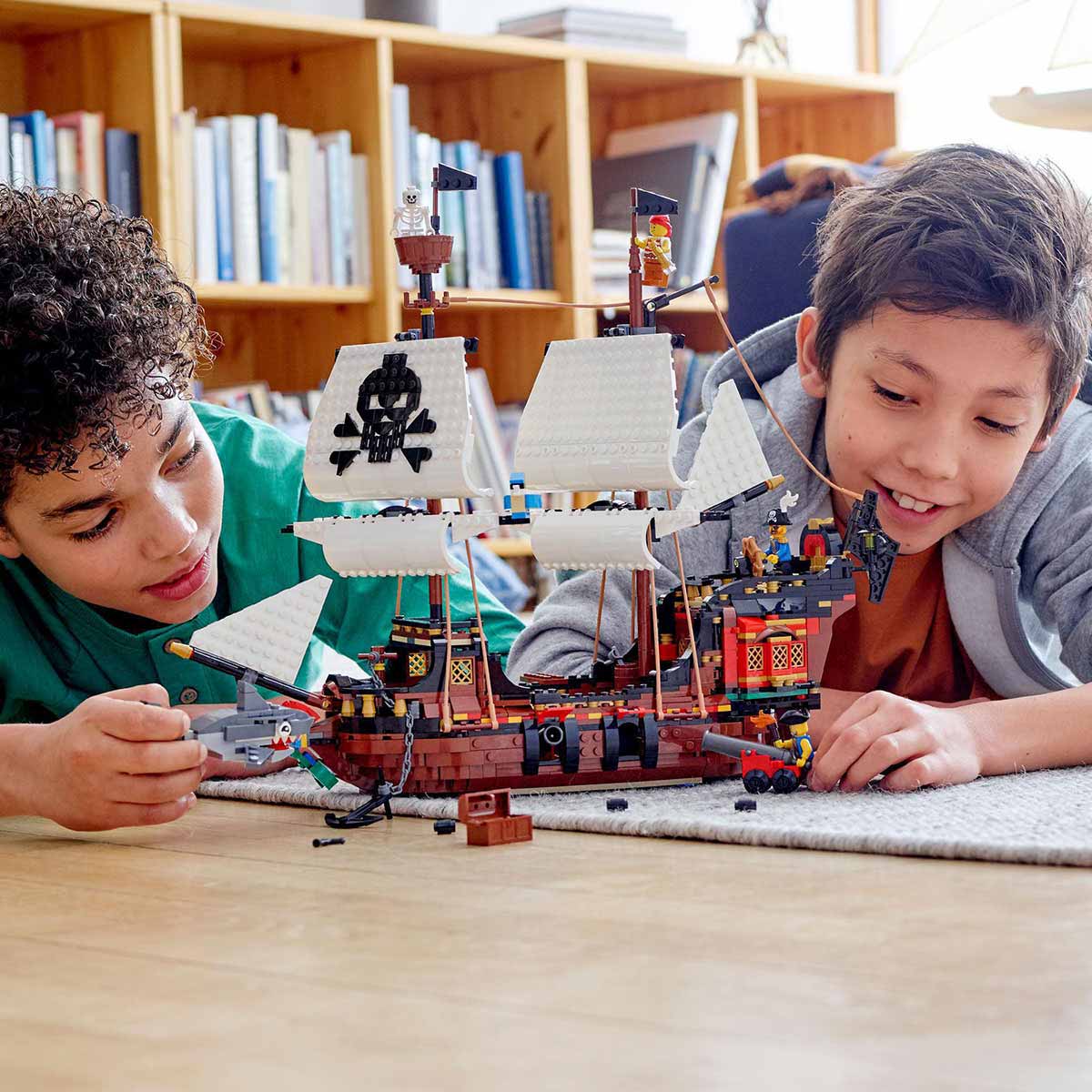undefined - 686c0_LEGO_Creator_Korsan_Gemisi_31109.jpg