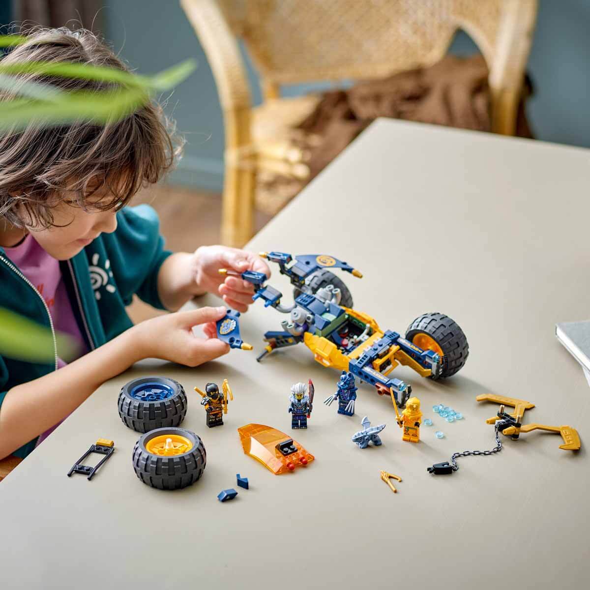 undefined - 68895_LEGO_NINJAGO_Arinin_Ninja_Arazi_Buggy_Arabasi_7181.jpg