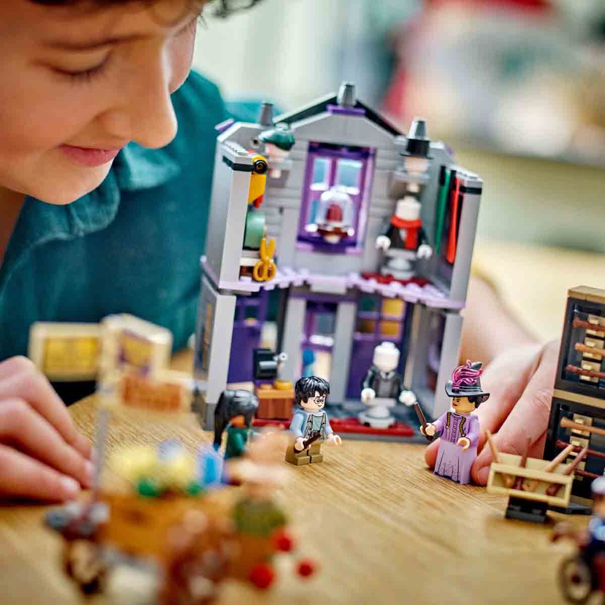 undefined - 68dbe_LEGO_Harry_Potter_Ollivanders_ve_Madam_Malkinin_Cu.jpg