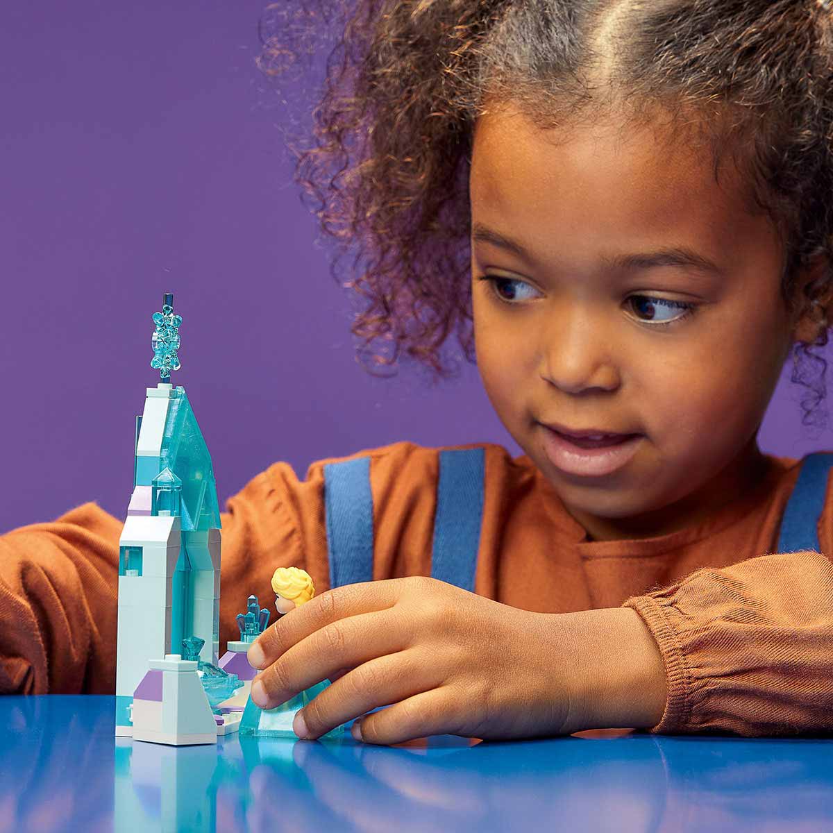 undefined - 69893_LEGO_Disney_Elsa___nin_Kale_Avlusu_43199.jpg