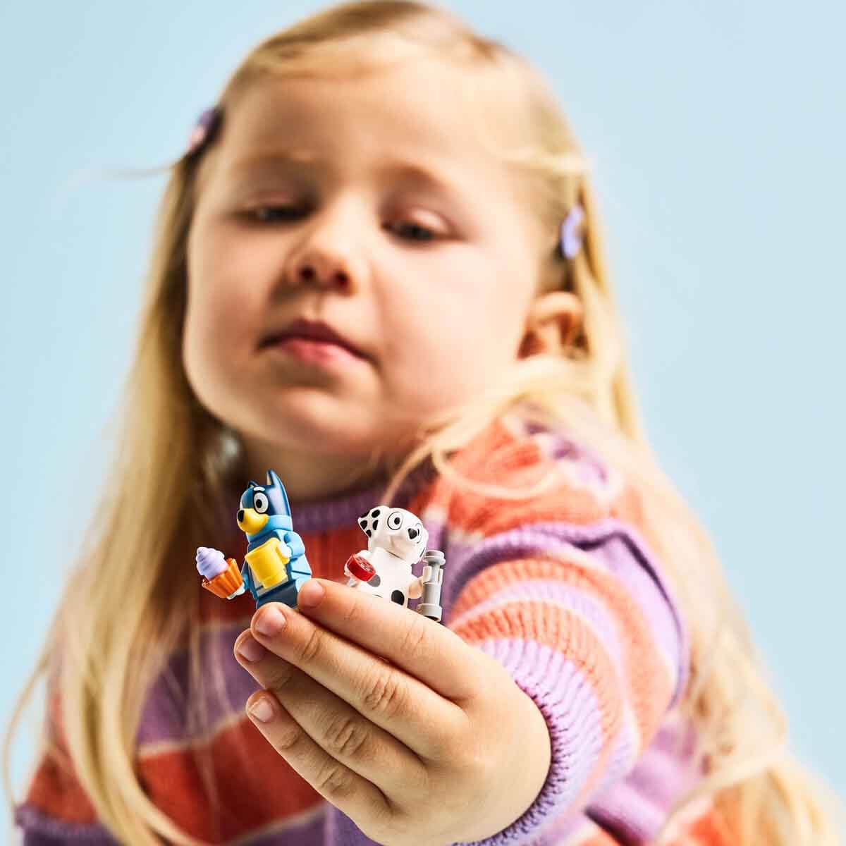 undefined - 69d41_LEGO_Bluey:_Bluey_ve_Chloe_ile_Oyun_Parki_Eglences.jpg