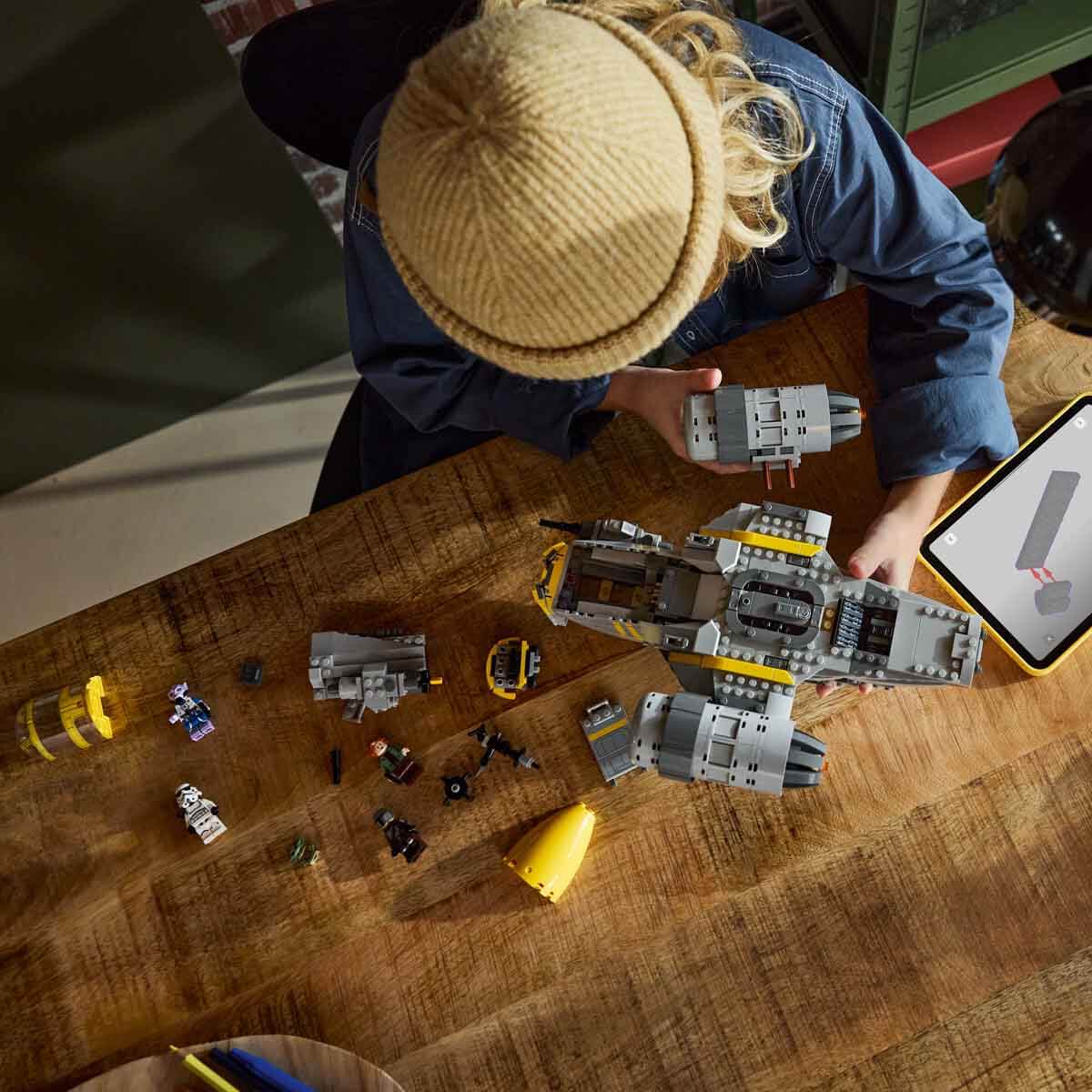 undefined - 6a2ad_LEGO_Star_Wars__Mandalorian_ve_Grogu_Razor_Crest_7.jpg