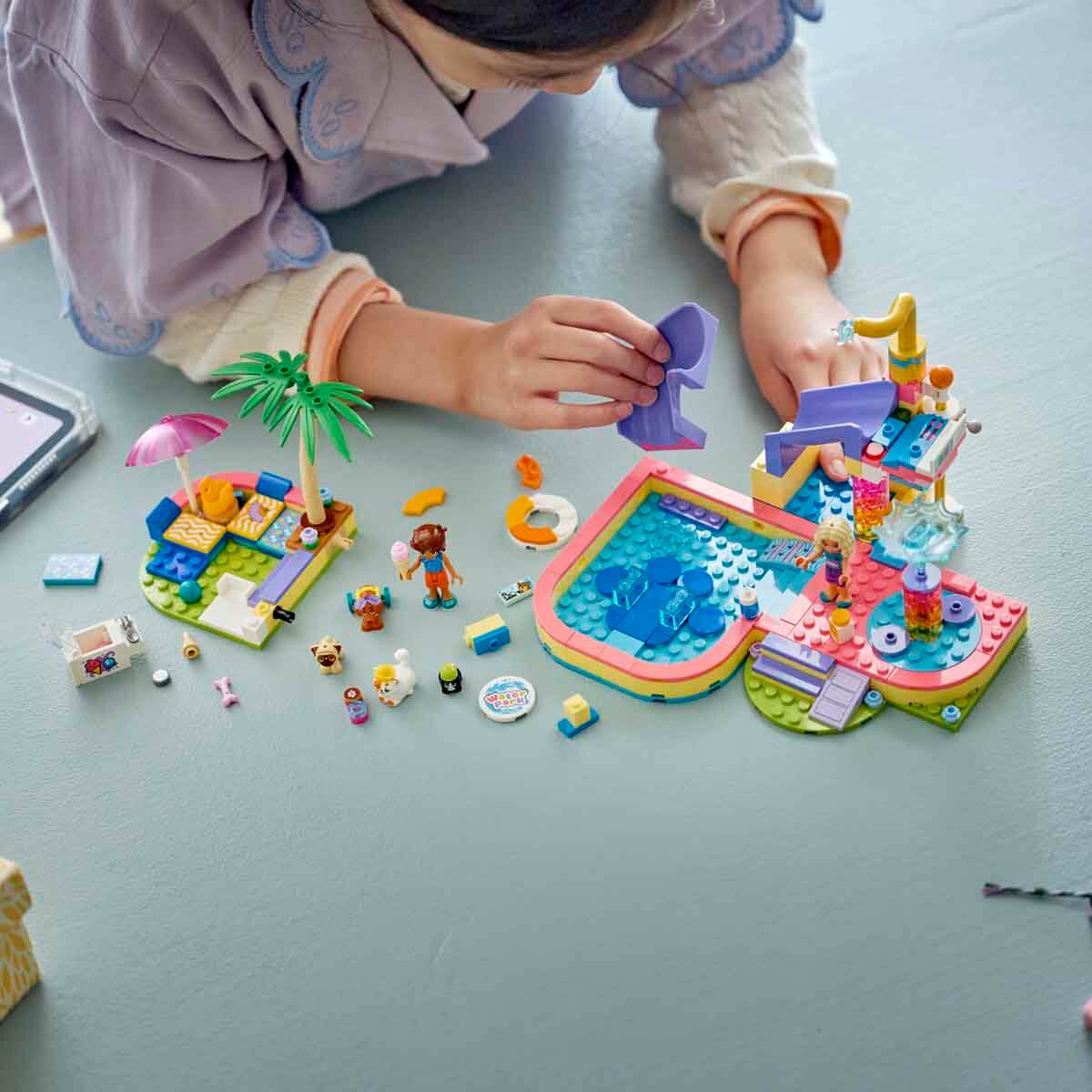undefined - 6b36e_LEGO_Friends_Su_Parkinda_Eglence___2_Minibebek_ve_.jpg