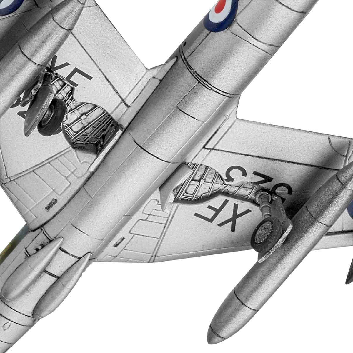 undefined - 6e8d8_Revell_1_144_Hawker_Hunter_FGA.9_VSU03833.jpg