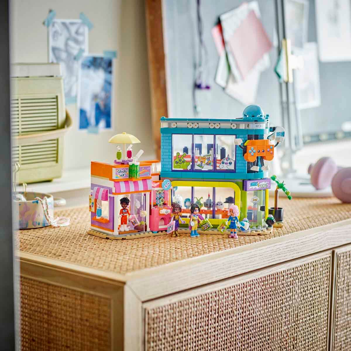 undefined - 6f0b7_LEGO_Friends_Cizgi_Roman_ve_Oyun_Magazasi_42674_.jpg