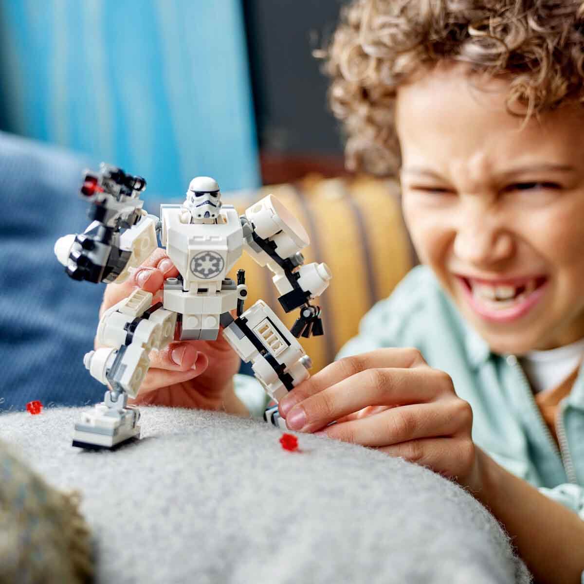 undefined - 70249_LEGO_Star_Wars_Stormtrooper_Robotu_75370.jpg