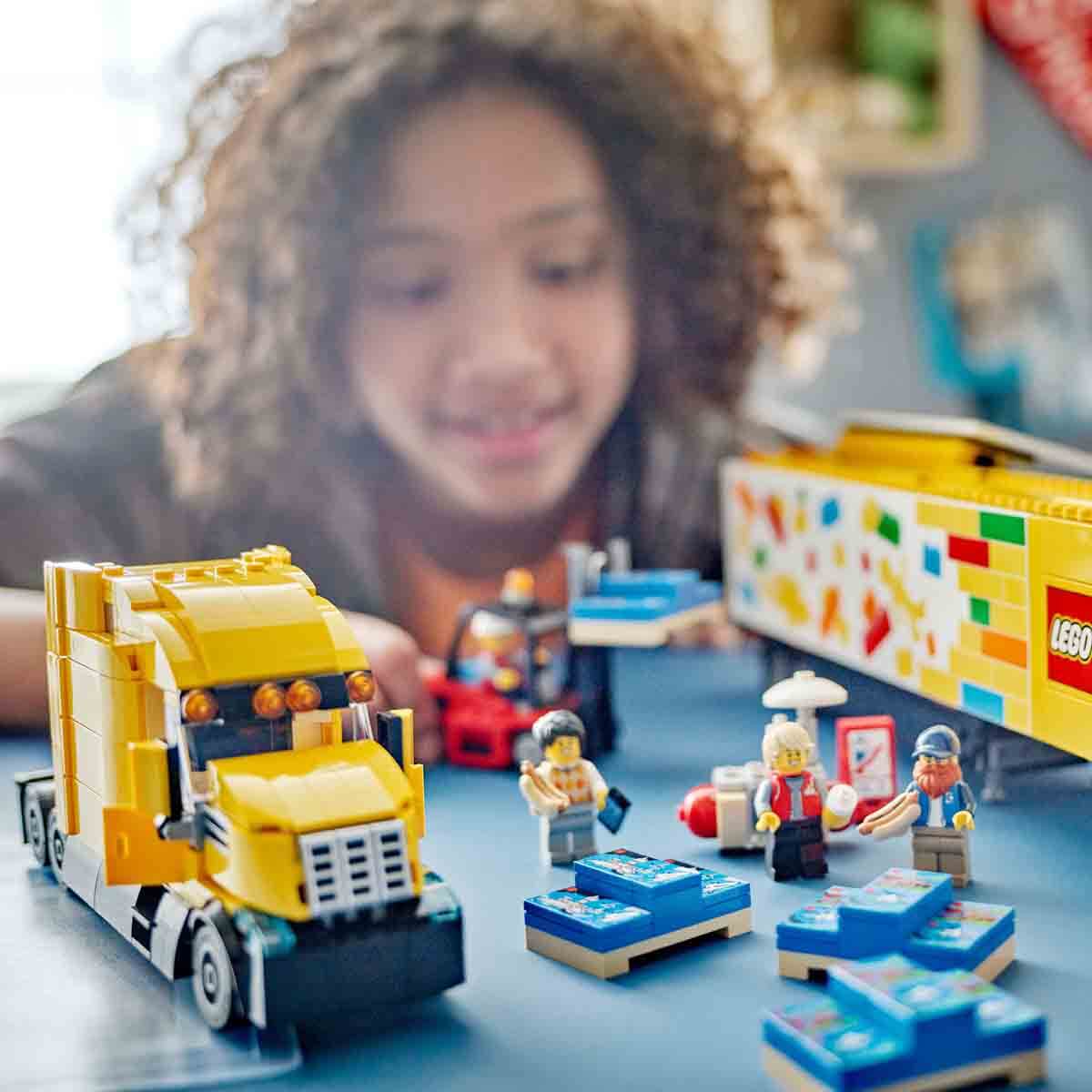 undefined - 72363_LEGO_City_Sari_Dagitim_Kamyonu_60440_.jpg