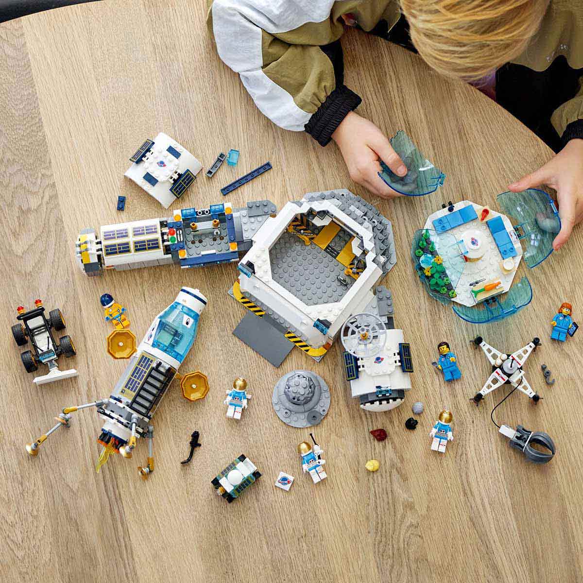 undefined - 73197_LEGO_City_Ay_Arastirma_Ussu_60350.jpg