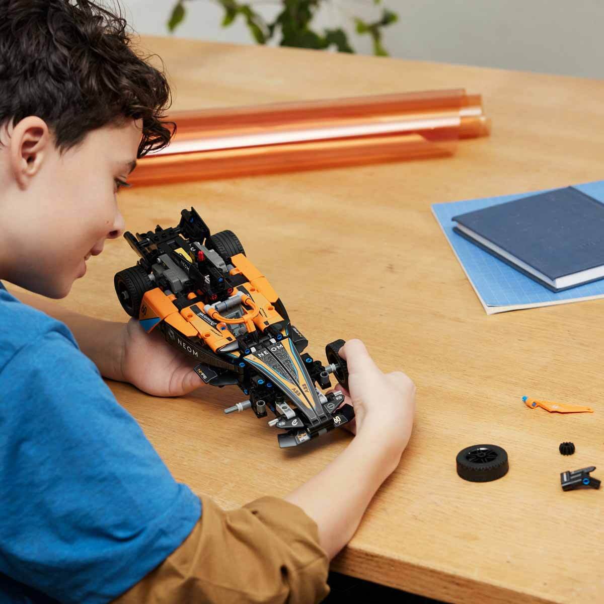 undefined - 753c6_LEGO_Technic_NEOM_McLaren_Formula_E_Yaris_Arabasi_.jpg