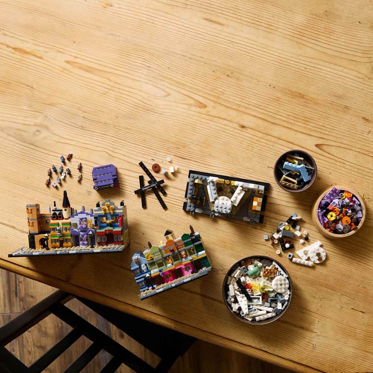 undefined - 759fe_LEGO_Harry_Potter_Diagon_Yolu_Buyucu_Magazalari_76.jpg