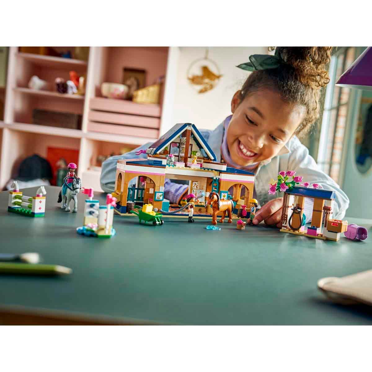 undefined - 76834_LEGO_Friends_At_Ahiri_ve_Binicilik_Akademisi_42688.jpg