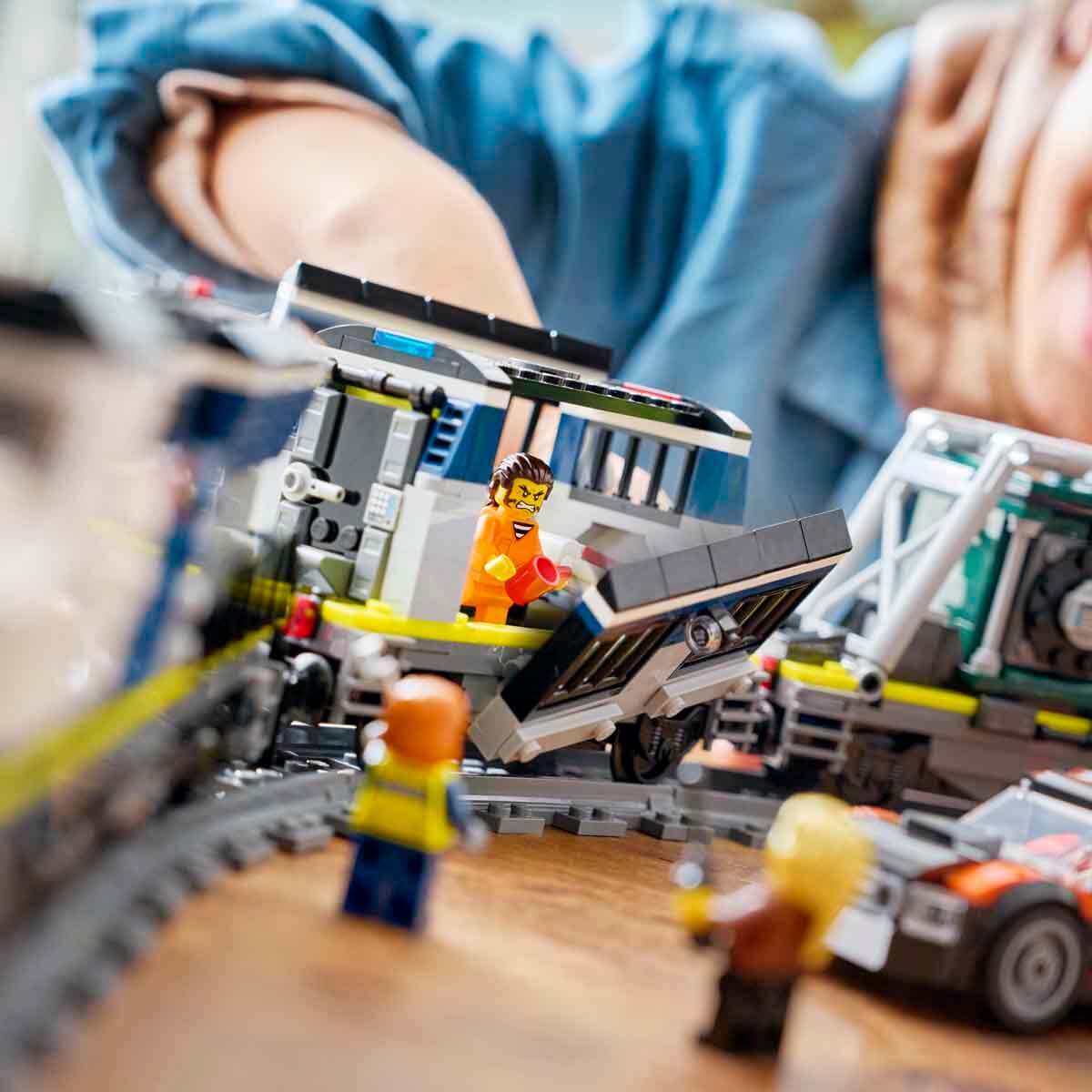 undefined - 76e5a_LEGO_City_Polis_Treni_Soygunu_60508.jpg