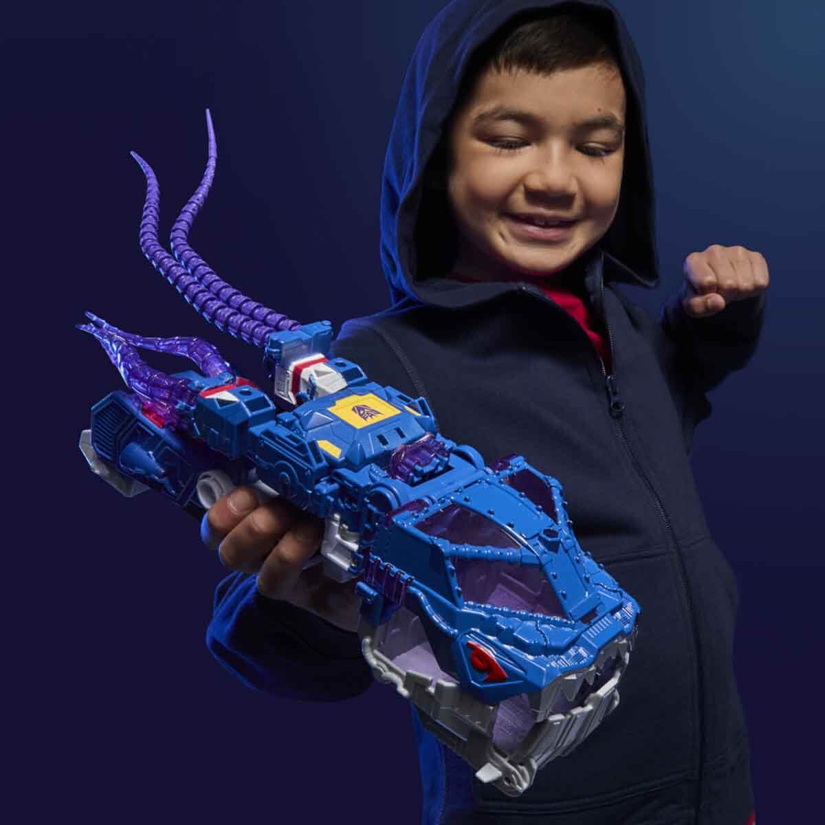 undefined - 7787d_Transformers_Cyberworld_Soundwave_Figuru.jpg