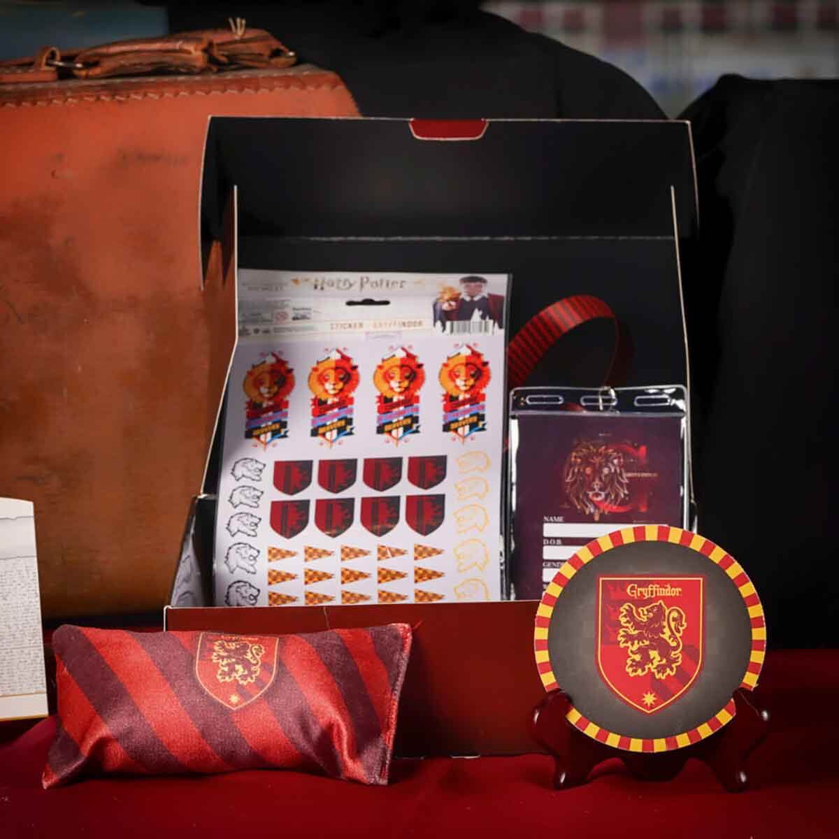 undefined - 7789d_Harry_Potter_Gryffindor_Hediye_Kutusu.jpg