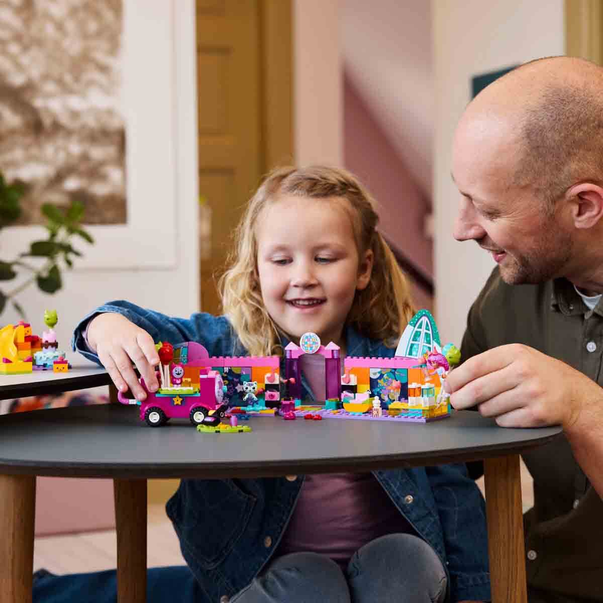 undefined - 77db0_LEGO_4_Gabbys_Dollhouse_Gabbynin_Parti_Odasi_10797.jpg
