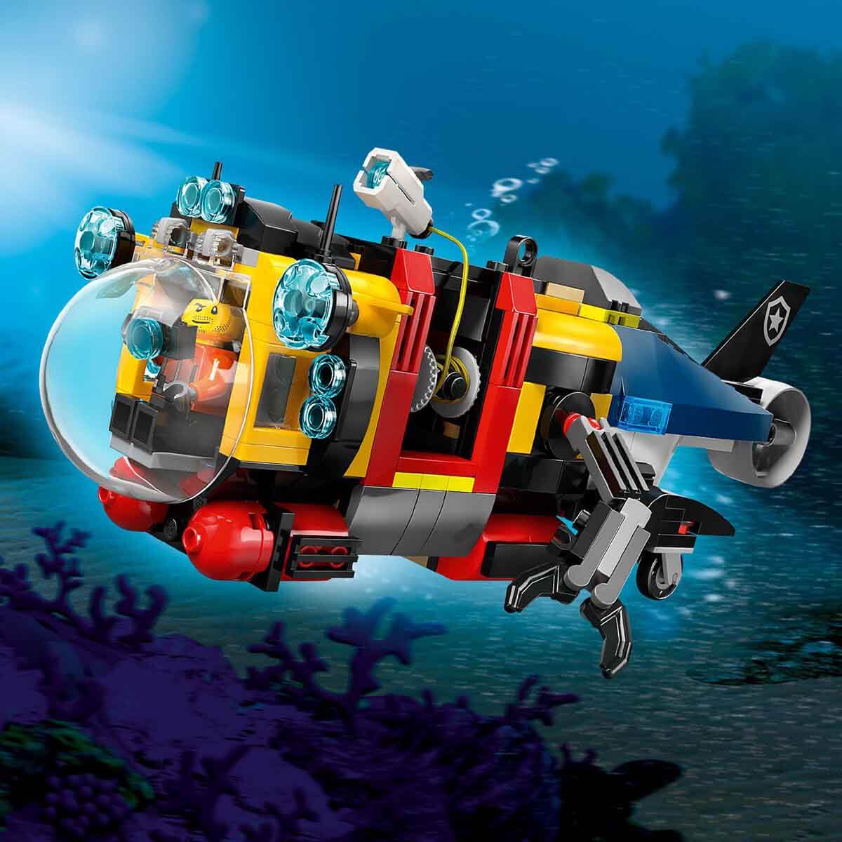 undefined - 7a2e1_LEGO_City_Helikopter_Itfaiye_Kamyonu_ve_Denizalti_.jpg