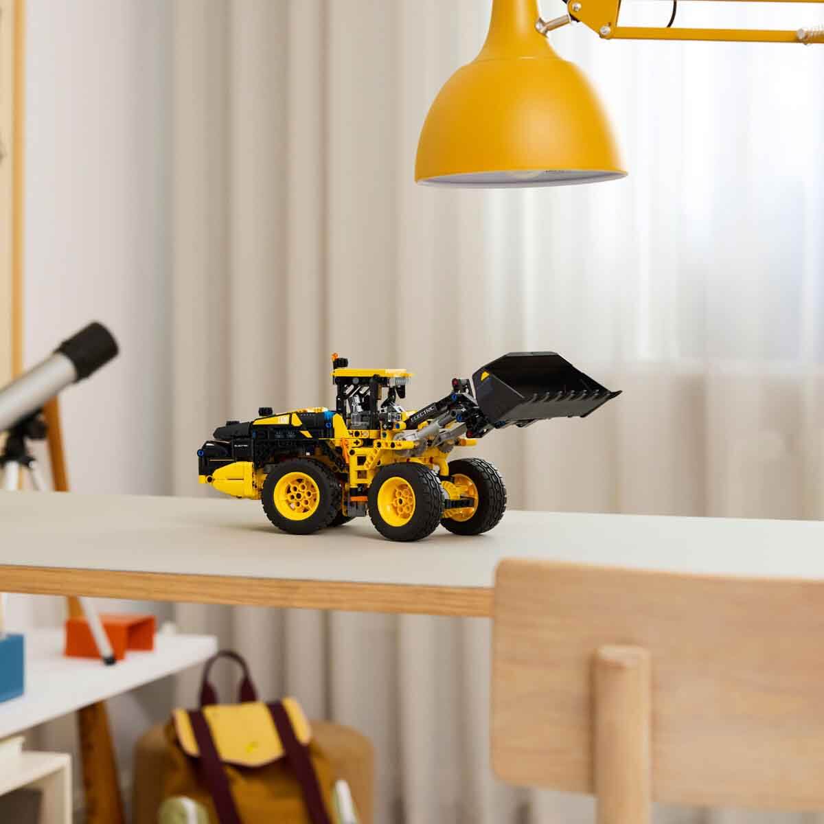 undefined - 7aa4d_LEGO_Technic_Volvo_L120_Electric_Tekerlekli_Yukley.jpg