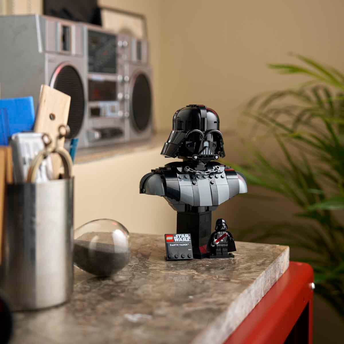 undefined - 7ad1c_LEGO_Star_Wars_Darth_Vader_Bustu_75439.jpg